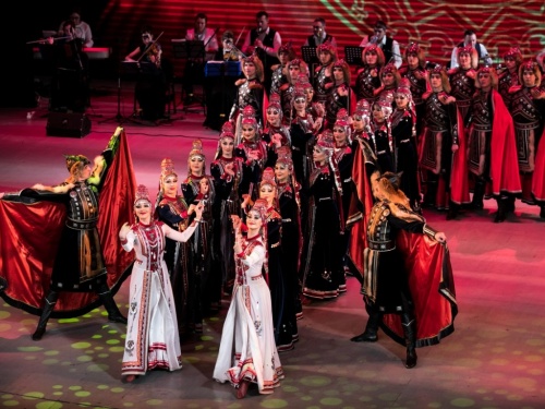 «Ансамбль народного танца имени Файзи Гаскарова отмечает 85-летний юбилей»